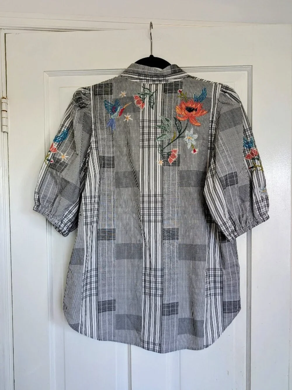 NWT Johnny Was Jordan Lisbon Embroidered Puffed Short Sleeve Button Shirt Small